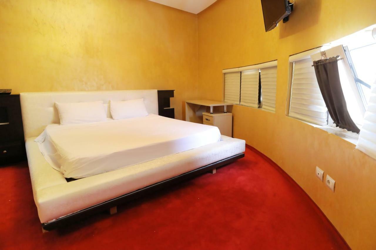 Hotel Gjuta Tirana Exteriér fotografie