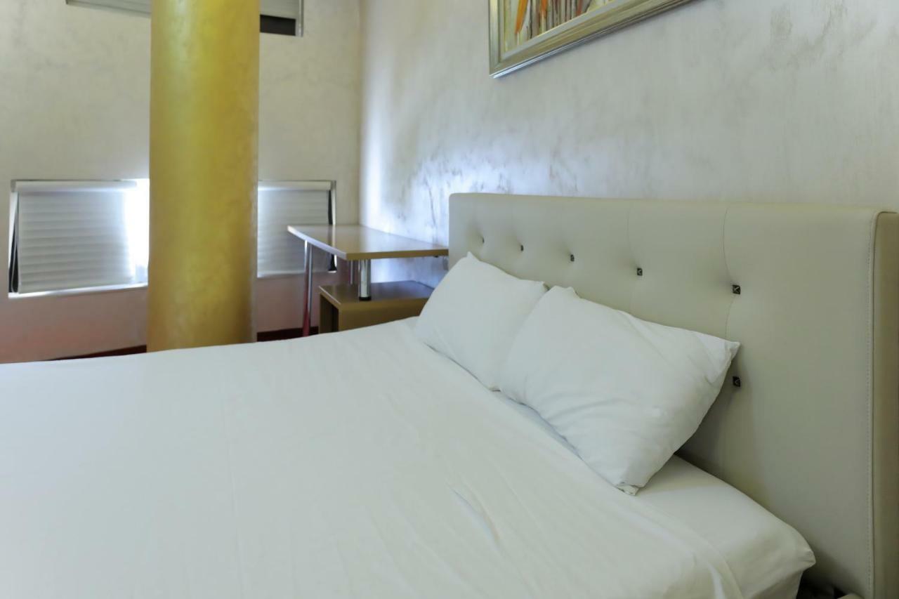 Hotel Gjuta Tirana Exteriér fotografie