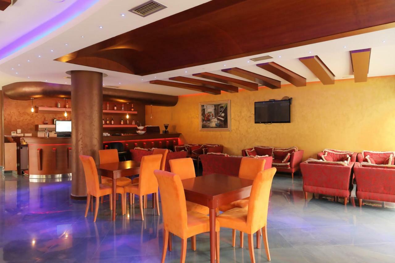 Hotel Gjuta Tirana Exteriér fotografie