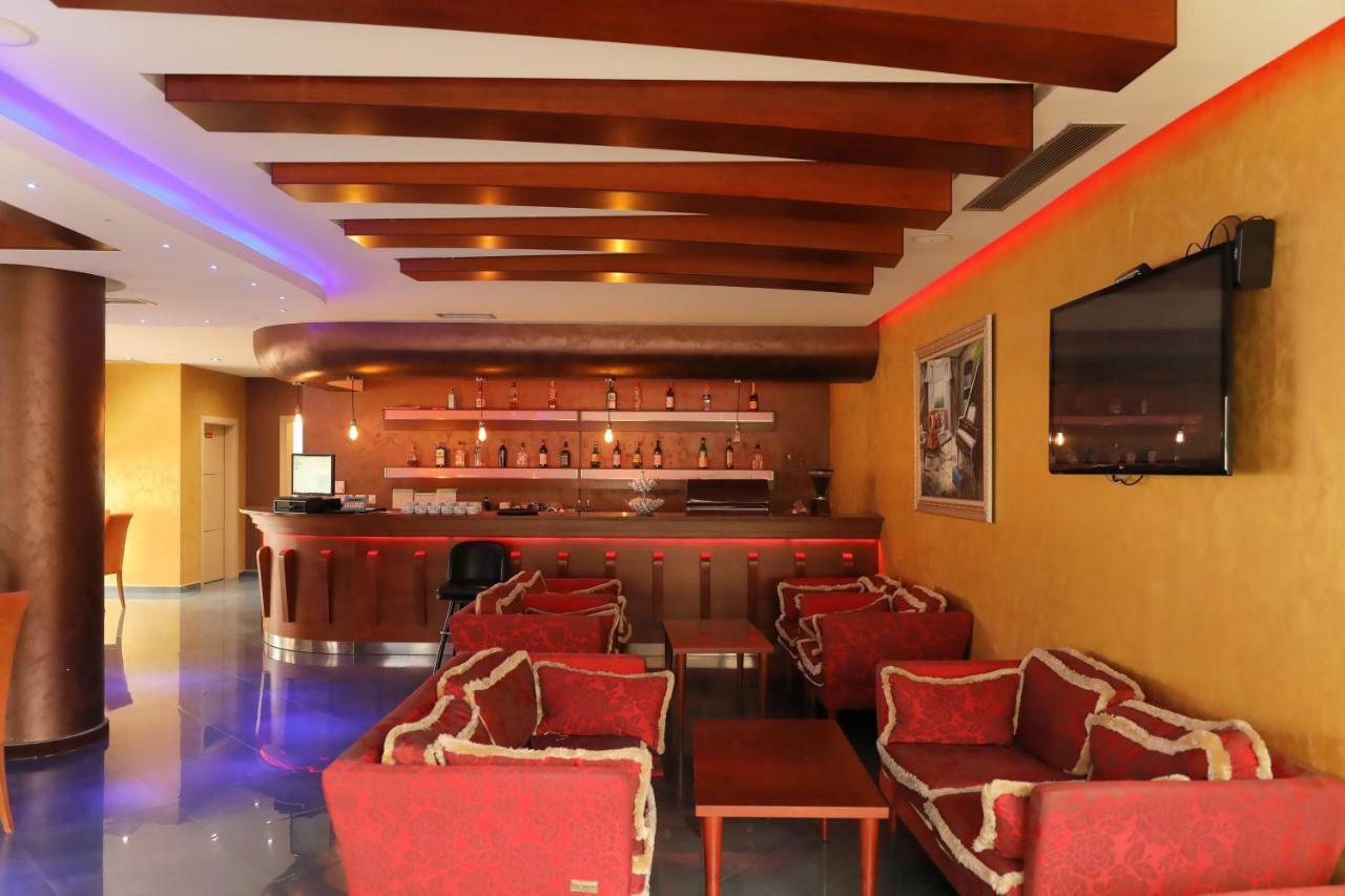 Hotel Gjuta Tirana Exteriér fotografie