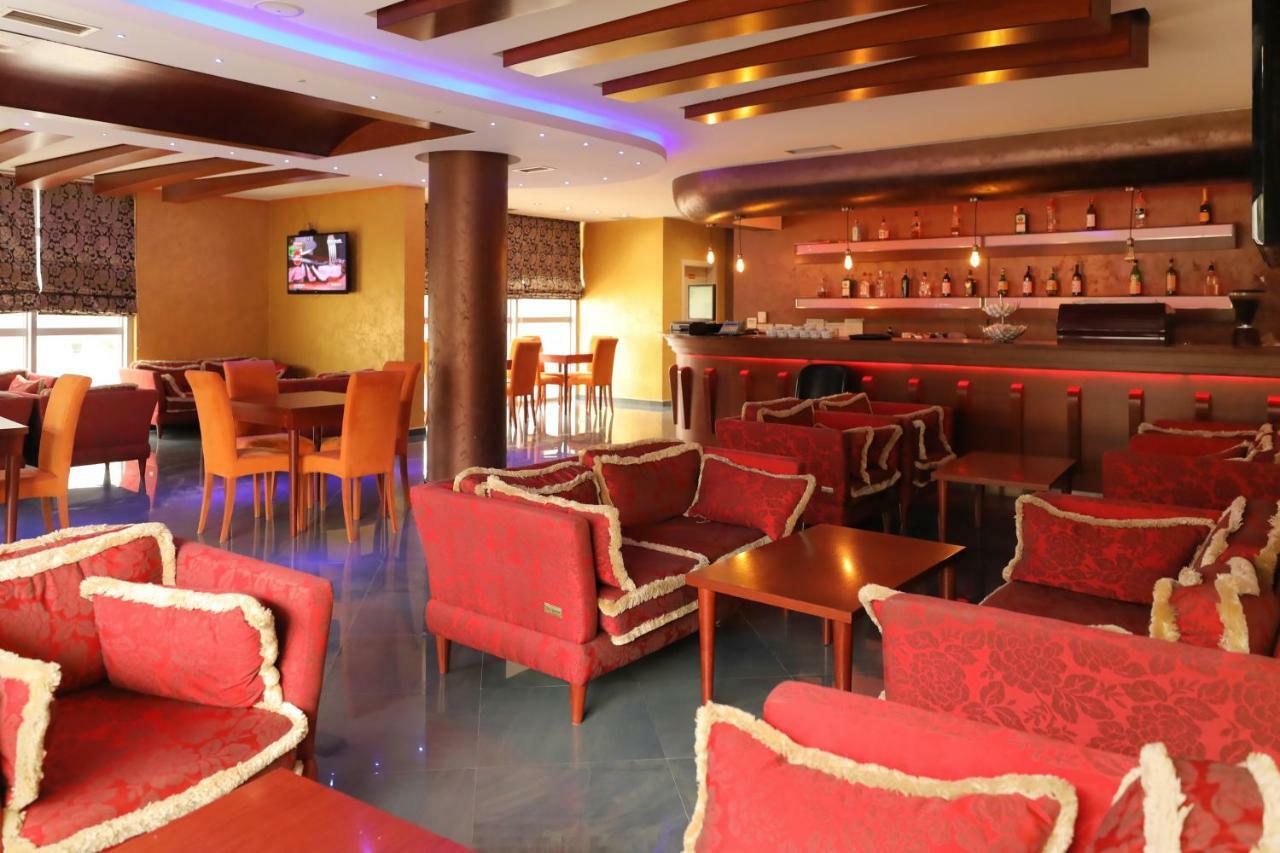 Hotel Gjuta Tirana Exteriér fotografie