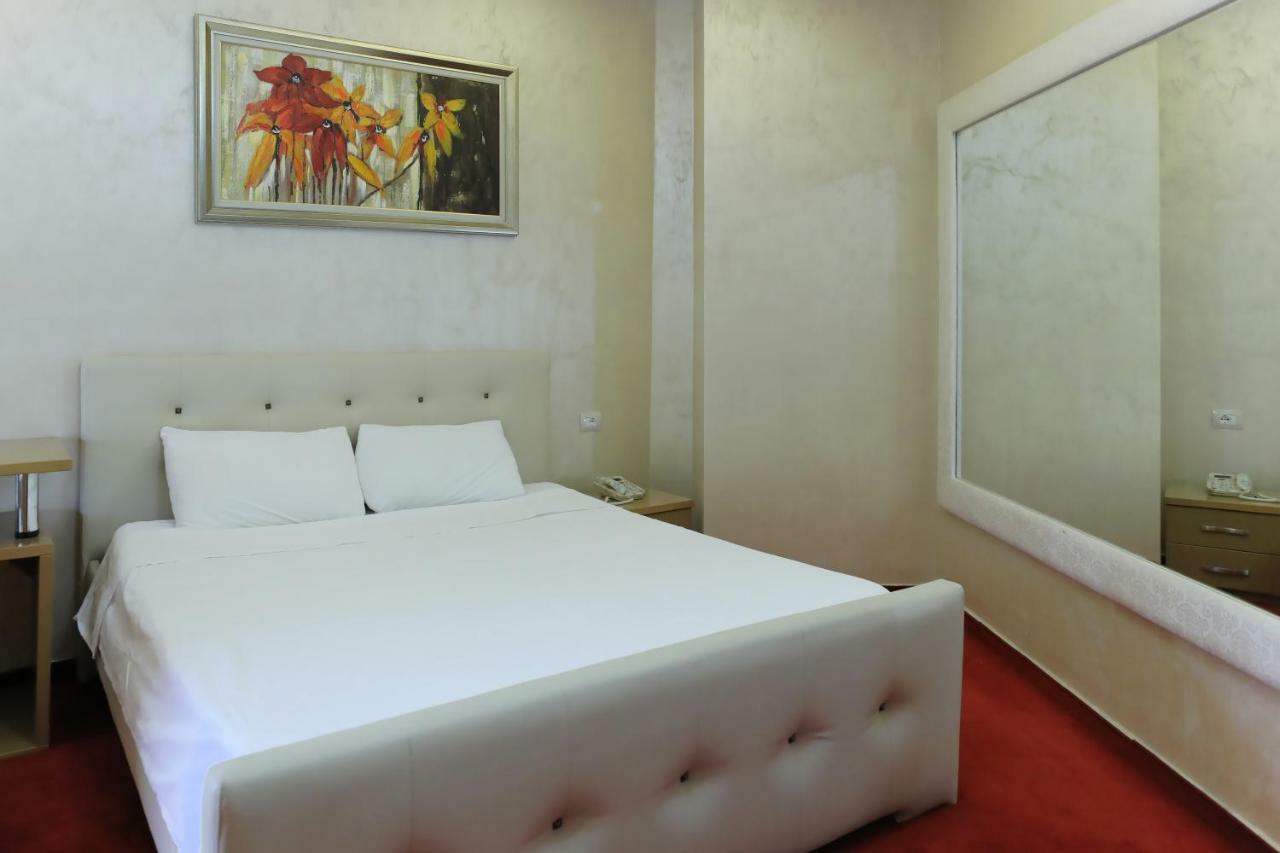 Hotel Gjuta Tirana Exteriér fotografie