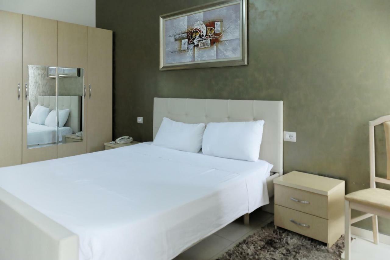 Hotel Gjuta Tirana Exteriér fotografie