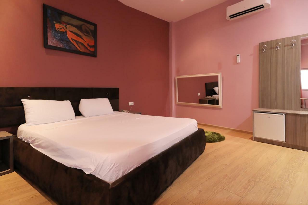 Hotel Gjuta Tirana Exteriér fotografie