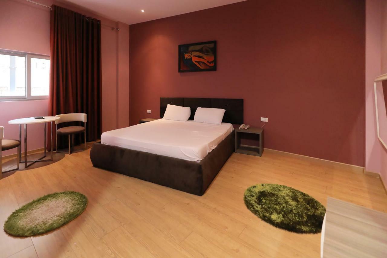 Hotel Gjuta Tirana Exteriér fotografie