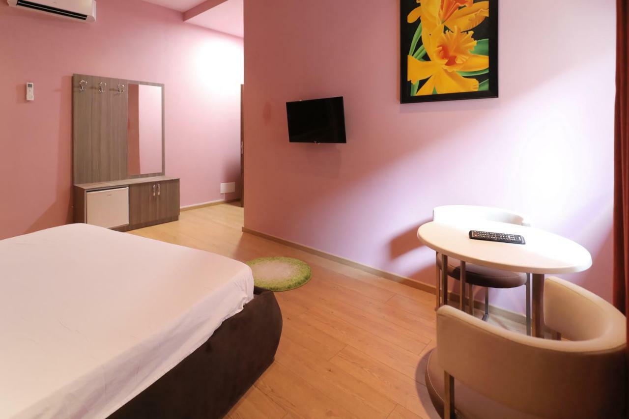 Hotel Gjuta Tirana Exteriér fotografie